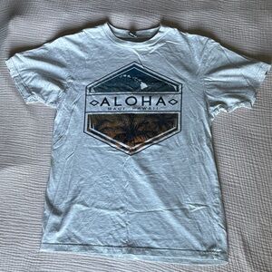 Aloha Maui Hawaii Graphic T-Shirt Very light Gray Almost White Size Small